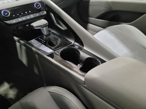 Used 2023 Hyundai Elantra SEL w/ Convenience Package FWD image 26