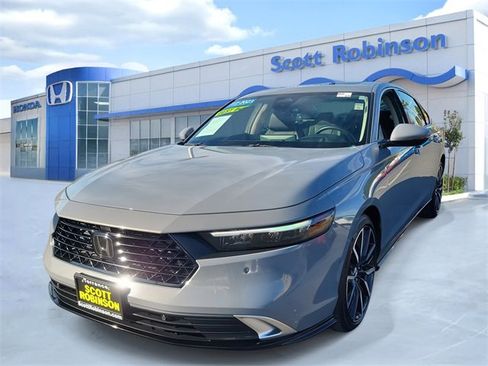 Certified 2023 Honda Accord Touring image 2