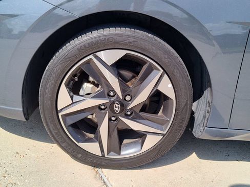 Used 2023 Hyundai Elantra SEL w/ Convenience Package FWD image 15