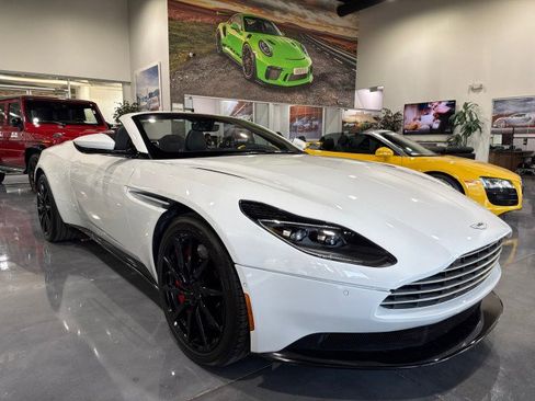 Used 2019 Aston Martin DB11 Tech Pkg $236K MSRP image 20
