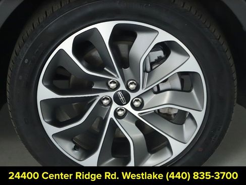 Used 2023 Lincoln Nautilus Reserve w/ Luxury Package image 10