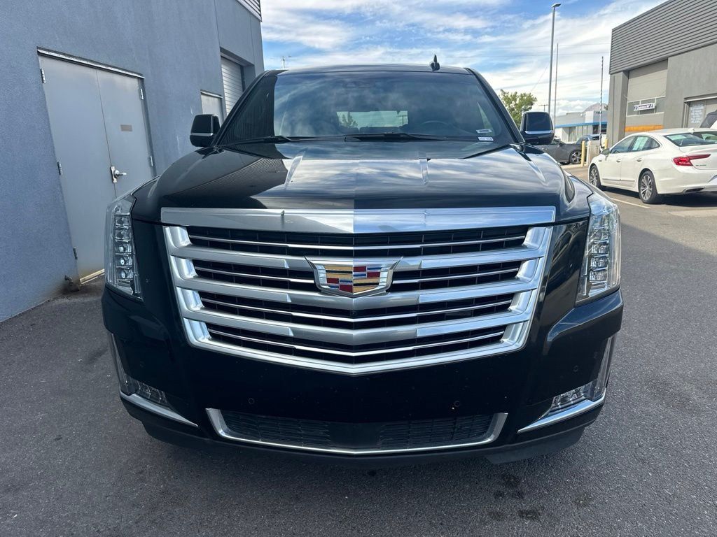 Used 2019 Cadillac Escalade Platinum AWD/4WD image 2