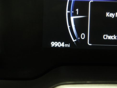 Used 2025 Toyota Corolla Cross XLE FWD image 41