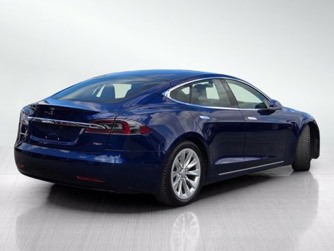 Used 2016 Tesla Model S AWD image 4
