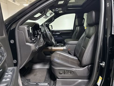 Used 2024 Chevrolet Silverado 1500 High Country w/ Technology Package AWD/4WD image 21