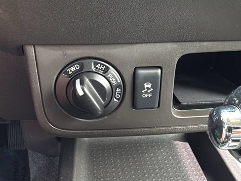 Used 2012 Nissan Xterra S AWD/4WD image 25