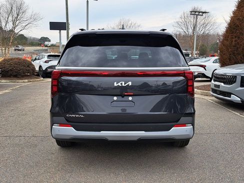 New 2026 Kia Carnival EX FWD image 5