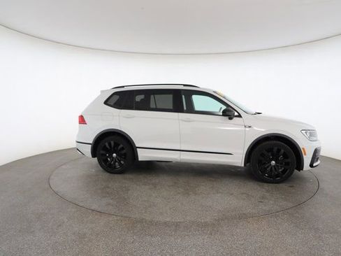 Used 2021 Volkswagen Tiguan SE R-Line image 23