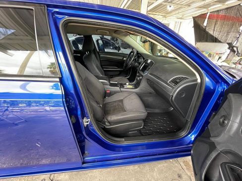 Used 2019 Chrysler 300 Touring w/ Sport Appearance Package RWD image 3