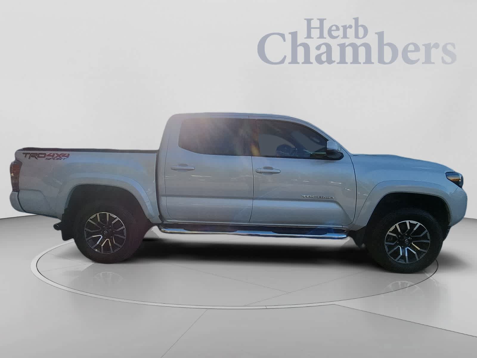 Used 2021 Toyota Tacoma TRD Sport w/ TRD Premium Sport Package AWD/4WD image 10