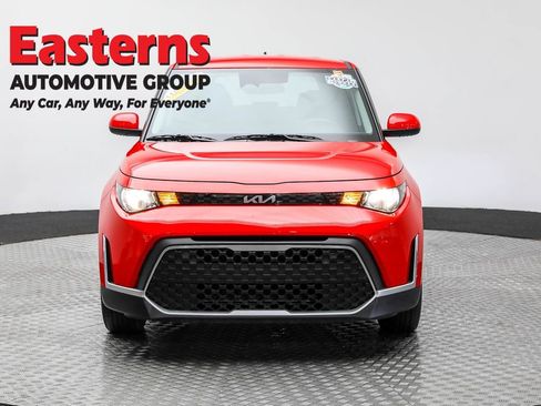 Used 2025 Kia Soul LX w/ LX Technology Package image 2