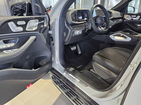 Used 2025 Mercedes-Benz GLS 63 AMG 4MATIC image 14