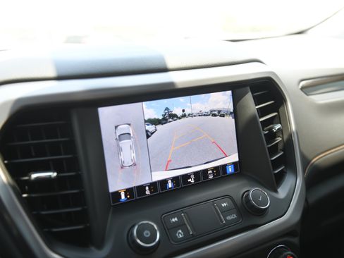 Used 2022 GMC Acadia AT4 w/ Technology Package AWD/4WD image 18