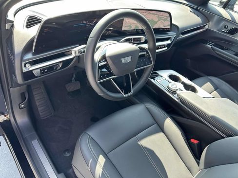 Used 2024 Cadillac Lyriq Tech AWD/4WD image 18