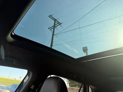 Used 2020 Volkswagen Atlas Cross Sport SE AWD/4WD image 15