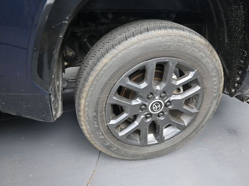 Used 2024 Toyota Tundra Platinum image 19