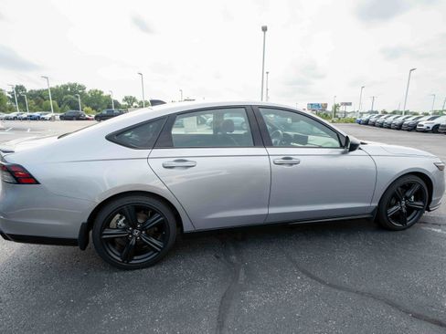 Used 2025 Honda Accord Sport image 6