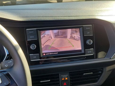 Used 2019 Volkswagen Jetta SE image 25