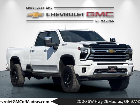 Used 2025 Chevrolet Silverado 2500 High Country w/ High Country Premium Package AWD/4WD image 1