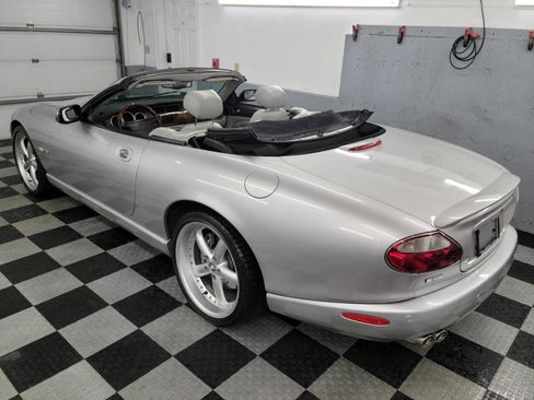 Used 2005 Jaguar XK8 Convertible RWD image 3