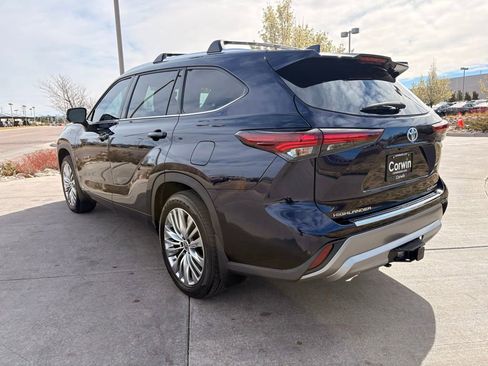 Used 2024 Toyota Highlander Platinum image 6