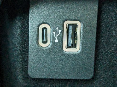 Used 2023 Lincoln Nautilus Reserve w/ Equipment Group 201A image 26