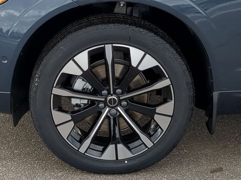 Used 2026 Volvo XC60 B5 Plus w/ Protection Package Premier AWD/4WD image 13