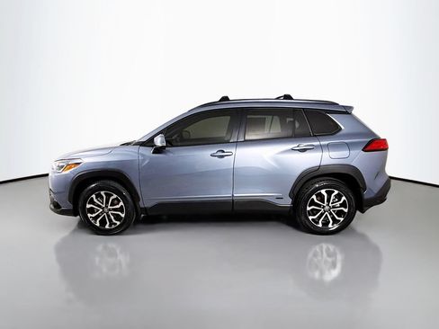 Used 2023 Toyota Corolla Cross AWD Hybrid w/ Moonroof Package image 4