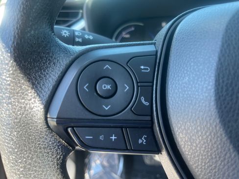 Used 2025 Toyota RAV4 XLE AWD/4WD image 14
