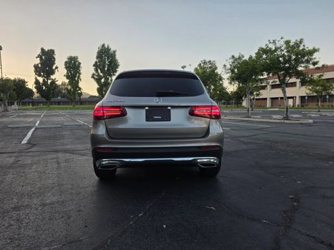 Used 2019 Mercedes-Benz GLC 300 w/ Premium Package image 6