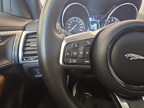 Used 2020 Jaguar F-TYPE Coupe RWD image 18