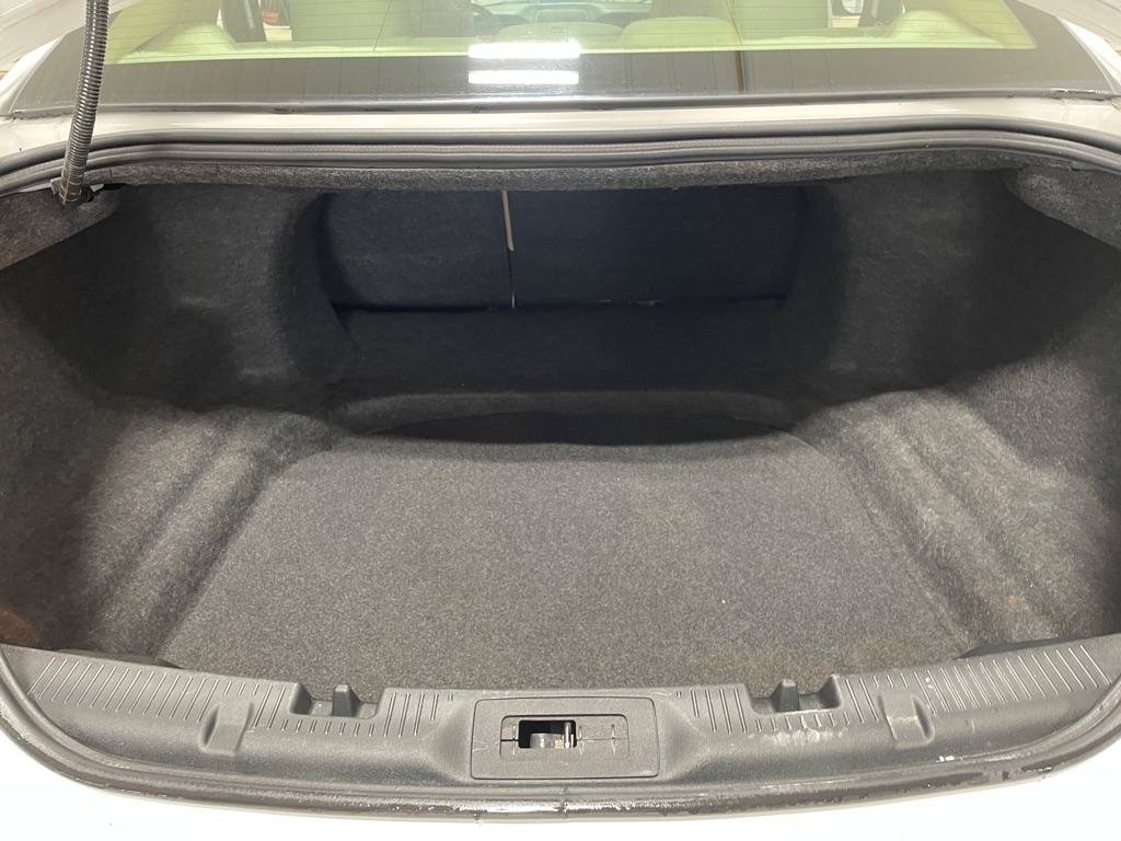 Used 2014 Ford Taurus SEL w/ Equipment Group 201A FWD image 16