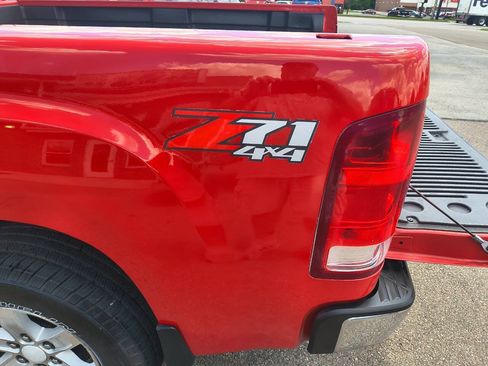 Used 2011 GMC Sierra 1500 SLE w/ Power Tech Package AWD/4WD image 9