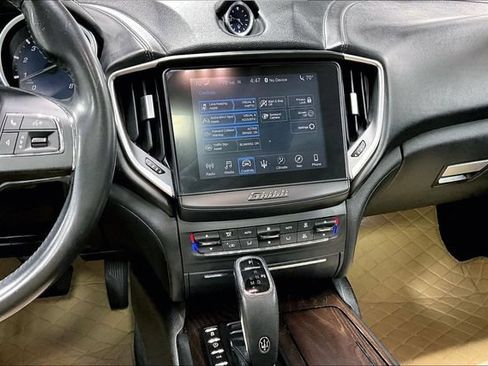 Used 2019 Maserati Ghibli RWD image 11