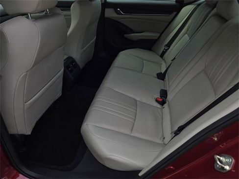 Used 2018 Honda Accord Touring image 11
