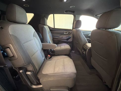 Used 2023 Chevrolet Traverse LT FWD image 30