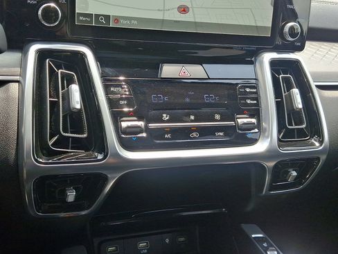 Used 2023 Kia Sorento SX AWD/4WD image 15