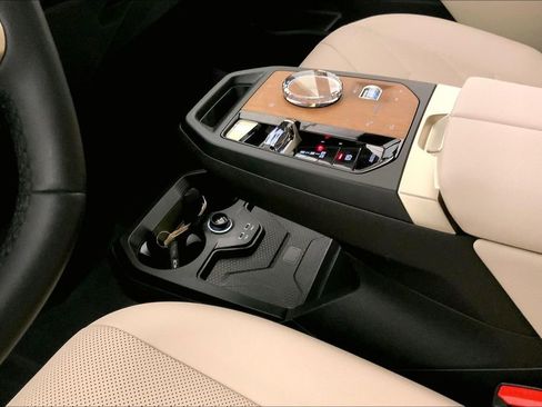 Certified 2023 BMW iX xDrive50 w/ Premium Package image 22