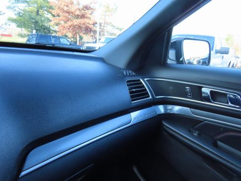 Used 2018 Ford Explorer Sport w/ Equipment Group 401A image 21