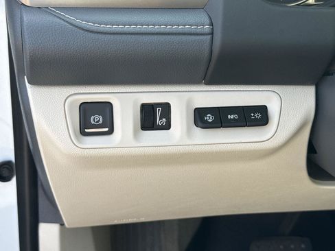 Used 2023 GMC Acadia Denali AWD/4WD image 15