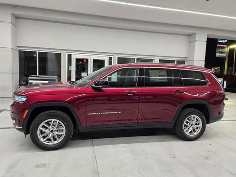 New 2025 Jeep Grand Cherokee L Laredo w/ Luxury Tech Group I AWD/4WD image 3