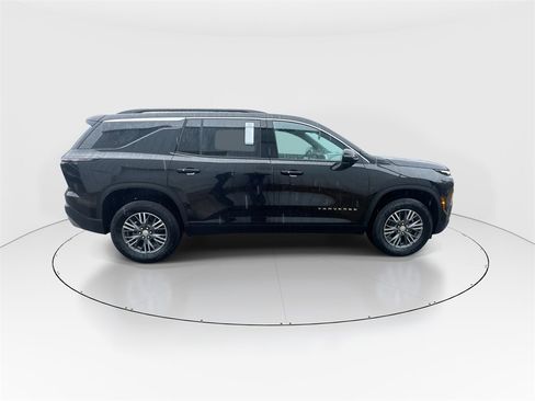 New 2026 Chevrolet Traverse LT image 9