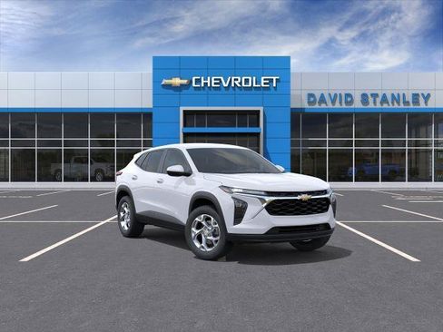 New 2026 Chevrolet Trax LS w/ LS Convenience Package FWD image 1