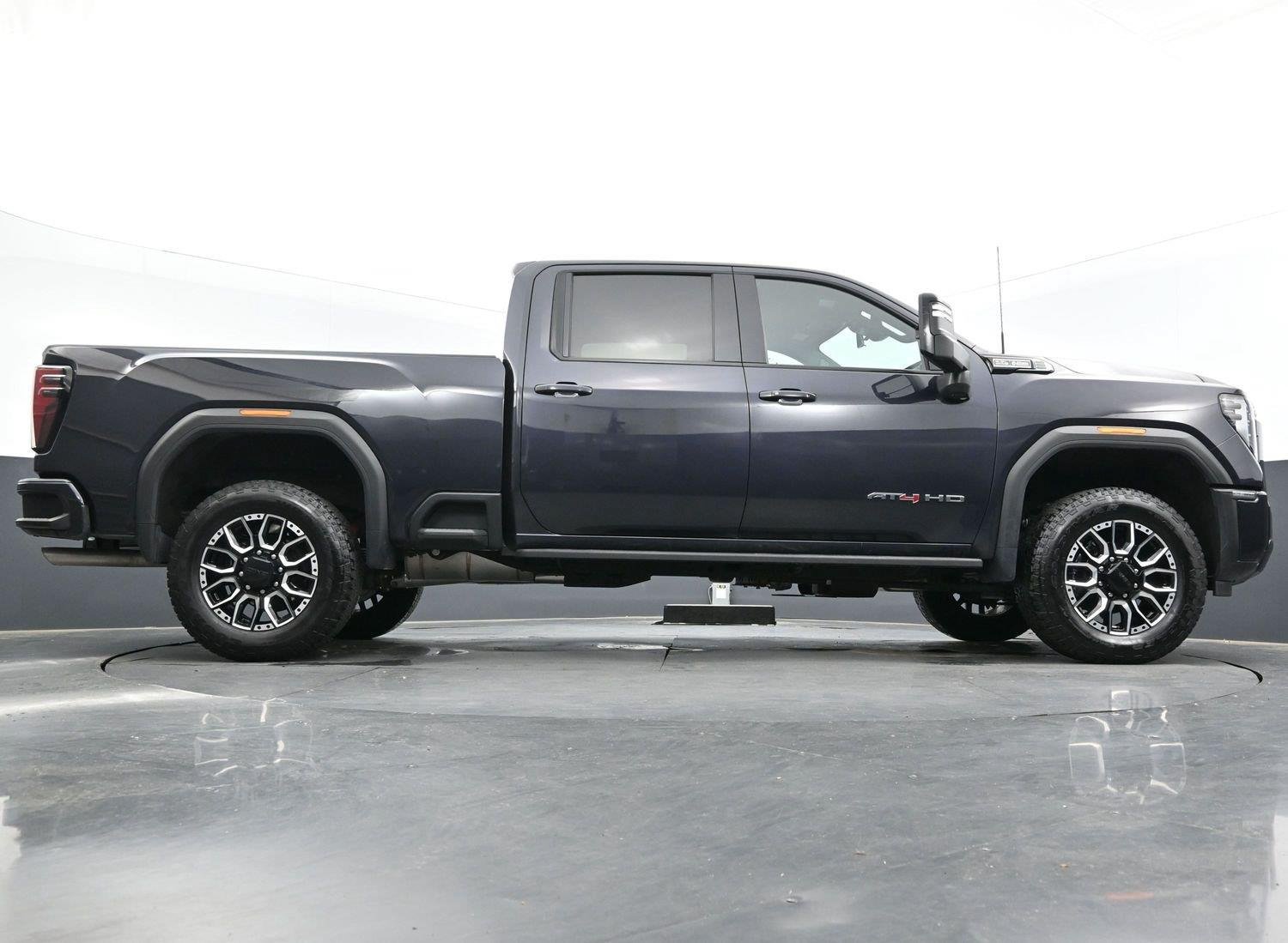 Used 2024 GMC Sierra 2500 AT4 w/ AT4 Premium Plus Package AWD/4WD image 55