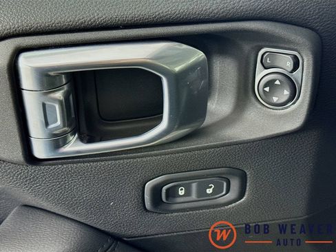 Used 2023 Jeep Wrangler Unlimited Sahara AWD/4WD image 23