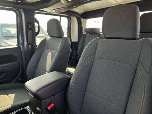 New 2026 Jeep Gladiator Sport image 21