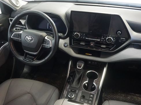 Used 2023 Toyota Highlander Limited AWD/4WD image 27