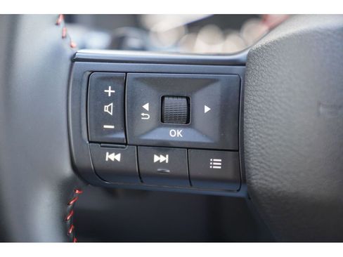 Used 2025 Nissan Rogue SV image 21