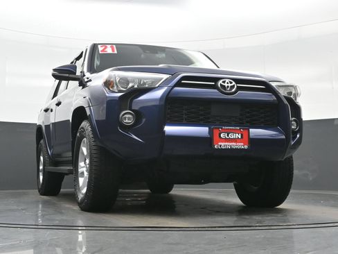 Used 2021 Toyota 4Runner SR5 Premium w/ Moonroof Package AWD/4WD image 30