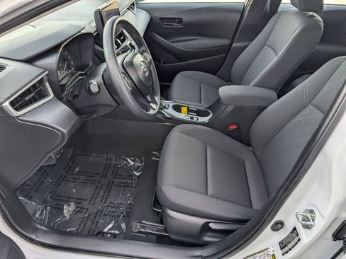 Used 2024 Toyota Corolla LE image 2